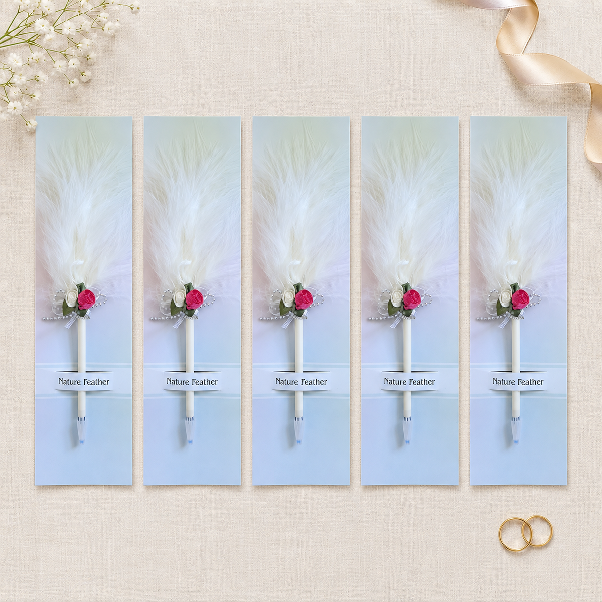 🕊️ Mărturii de Nuntă: Set 5 Pixuri Elegante „Feather Writer” cu Pană și Accesoriu Florale