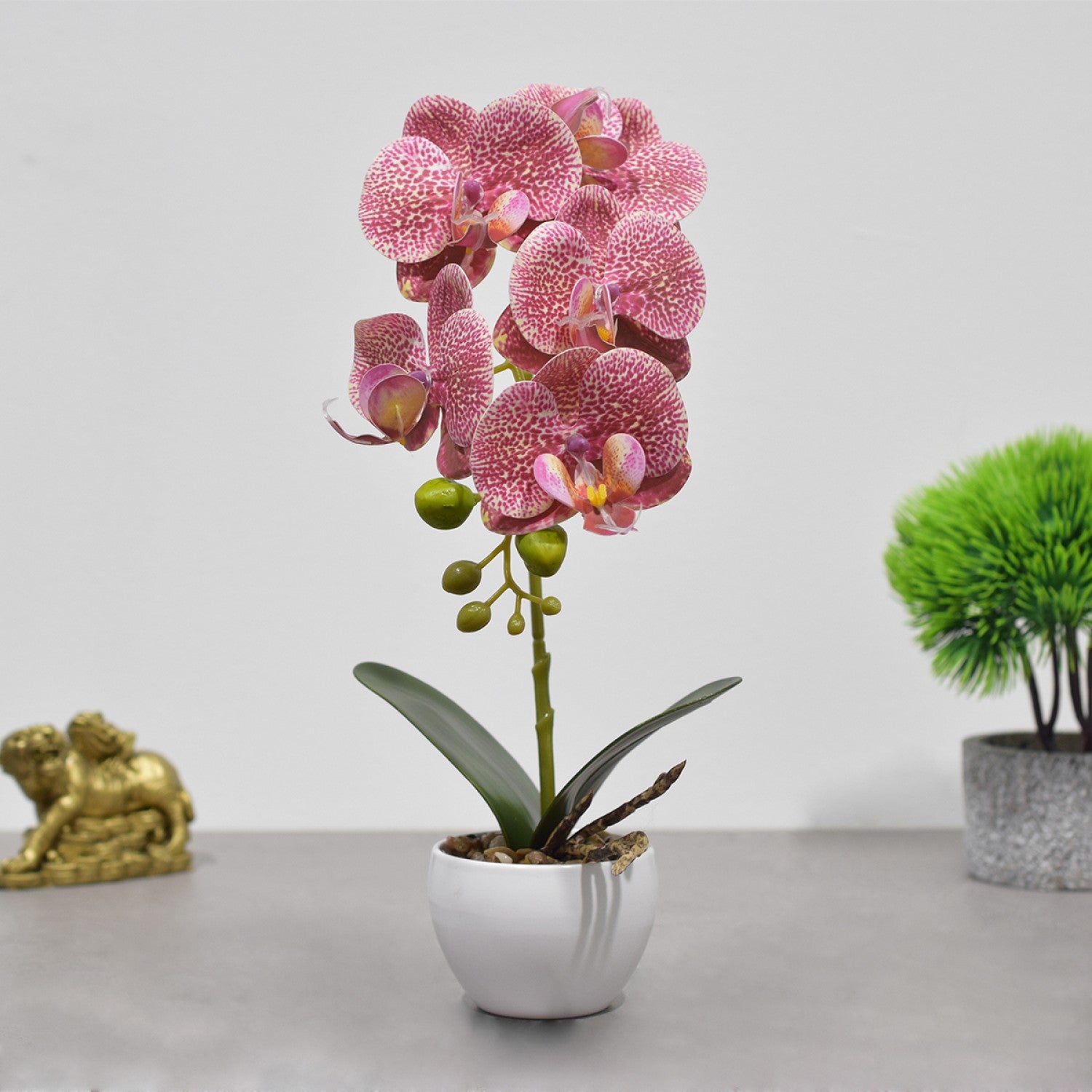 Orhidee Artificială Premium în Ghiveci Ceramic – Eleganță Fără Efort