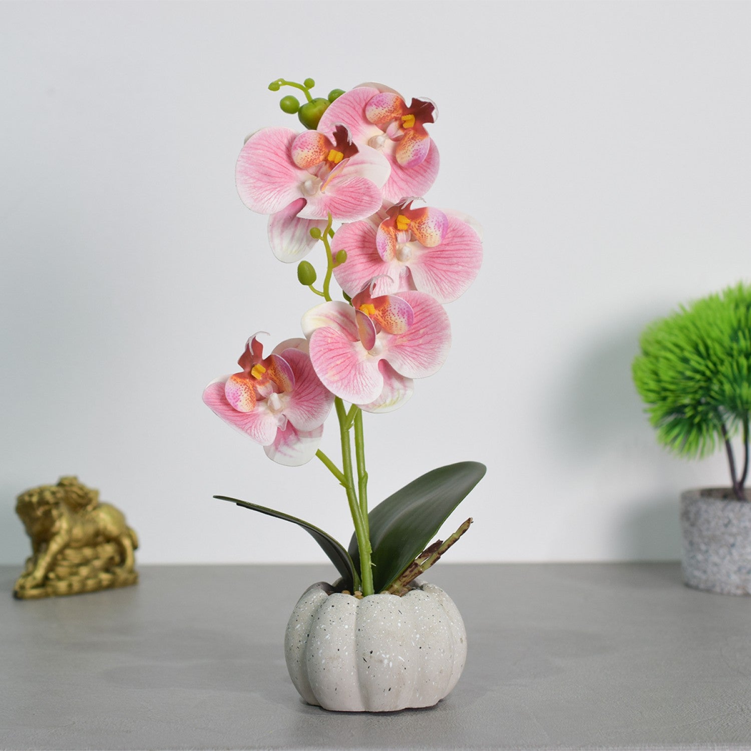 Orhidee Artificială Premium în Ghiveci Ceramic – Eleganță Fără Efort